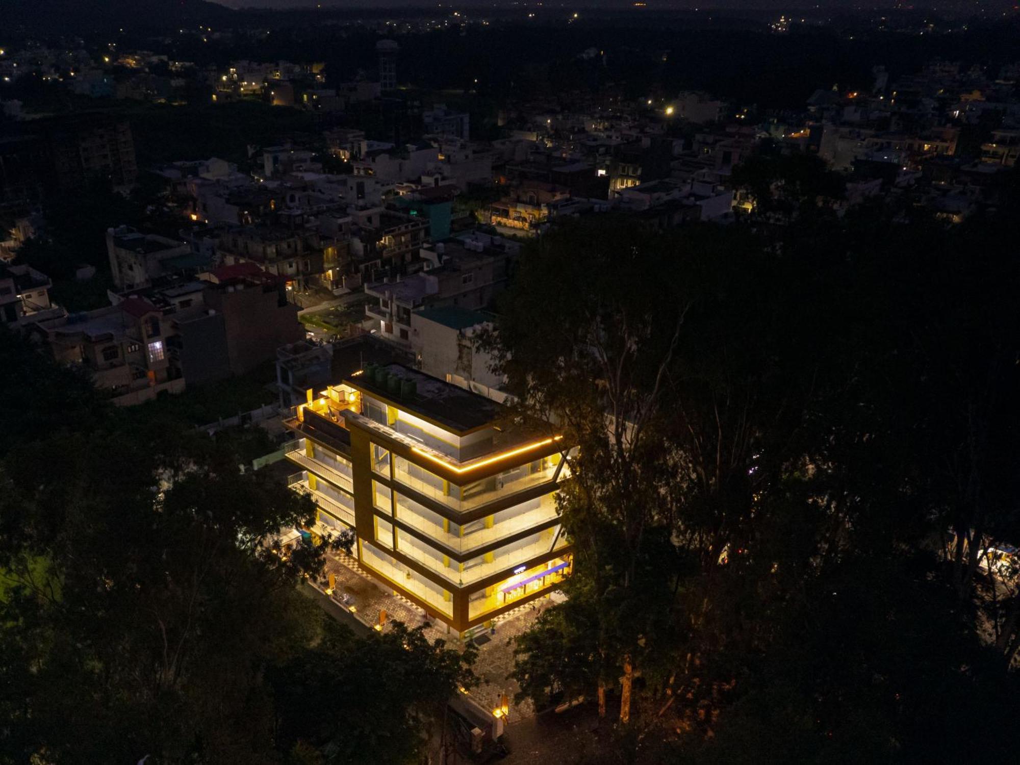 The Hosteller Dehradun Esterno foto