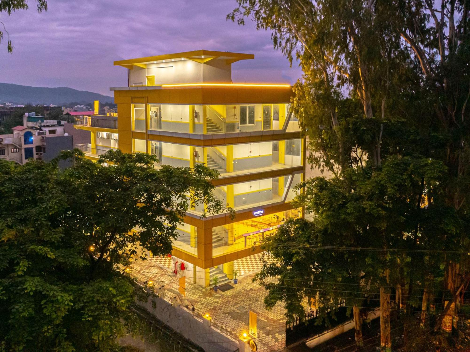 The Hosteller Dehradun Esterno foto