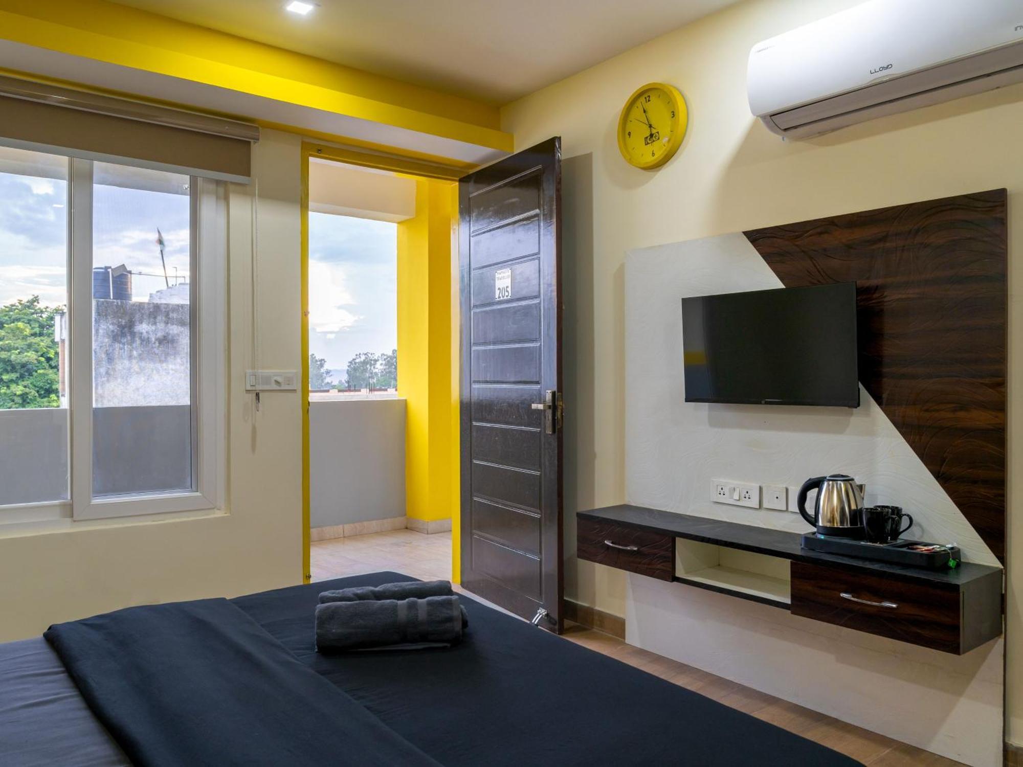 The Hosteller Dehradun Esterno foto